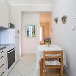 Levanda Cozy